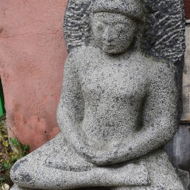O- Bouddha pierre