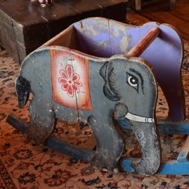 O- Eléphant à bascule