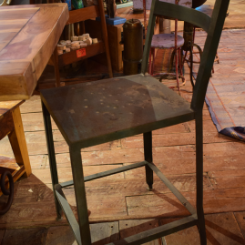 S- Chaise mange-debout